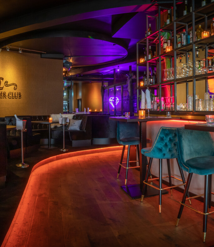 Thereca Emmen VKF 9 - Sfeervolle inrichting van een bedrijfsrestaurant