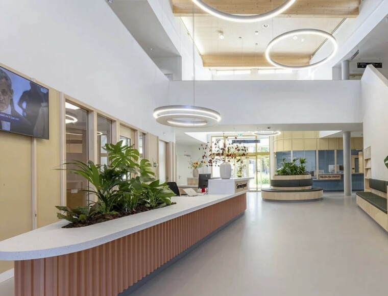 Entree van zorgcentrum 't Spant in Nootdorp ingericht door Thereca