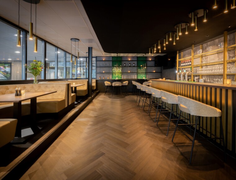 Hospitality projectinrichting van de bar bij Victorium