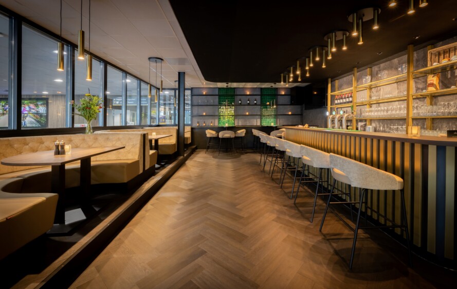 Hospitality projectinrichting van de bar bij Victorium
